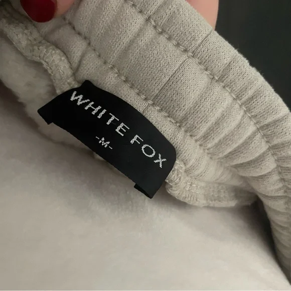 White fox wide leg sweatpants - Picture 4 of 5